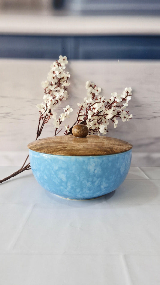 Blue Bliss Marble-Effect Ceramic airtight Bowl with Wooden lid 800ml