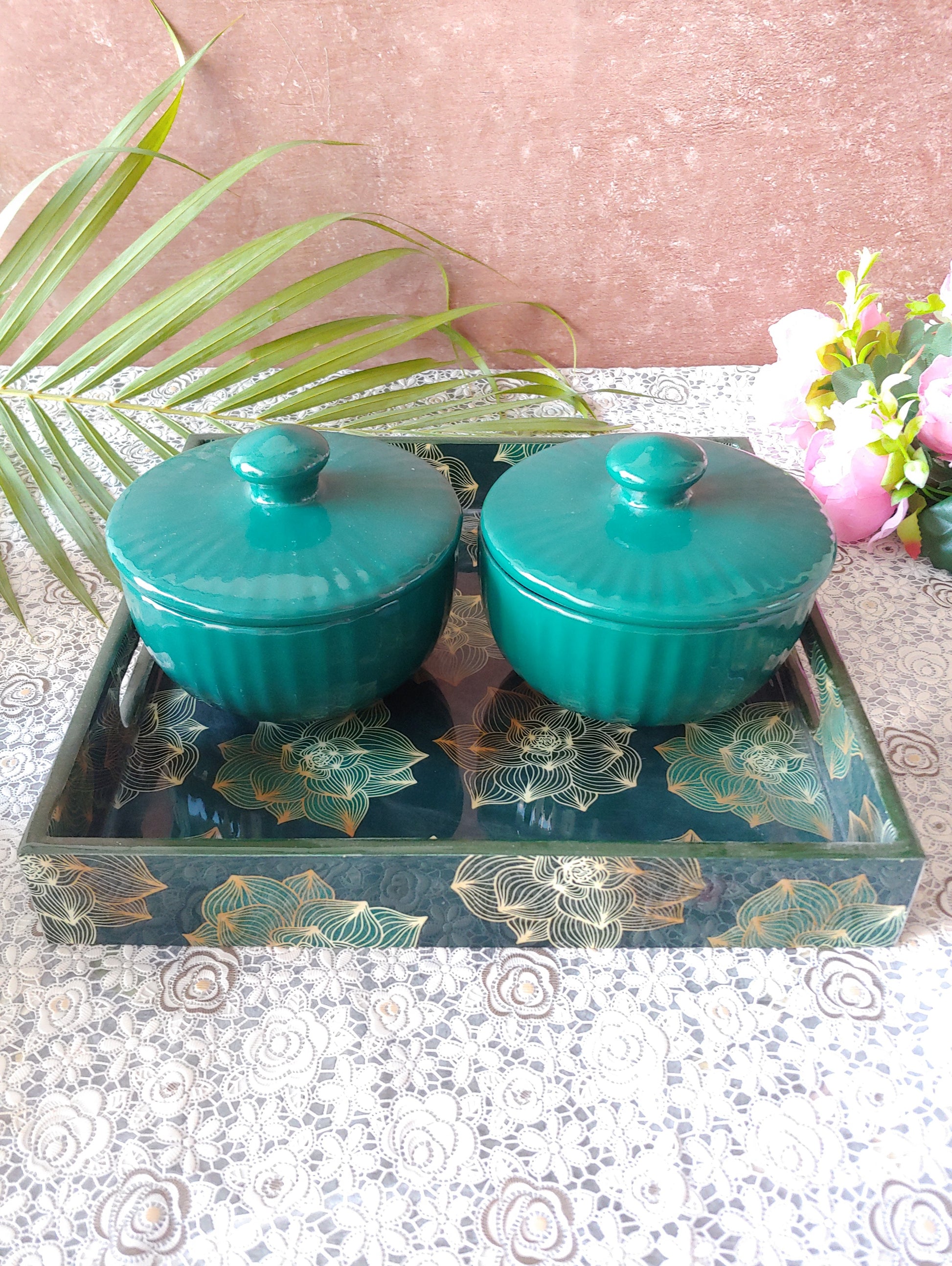 Green ceramic Nesting Bowls with Lid Tray