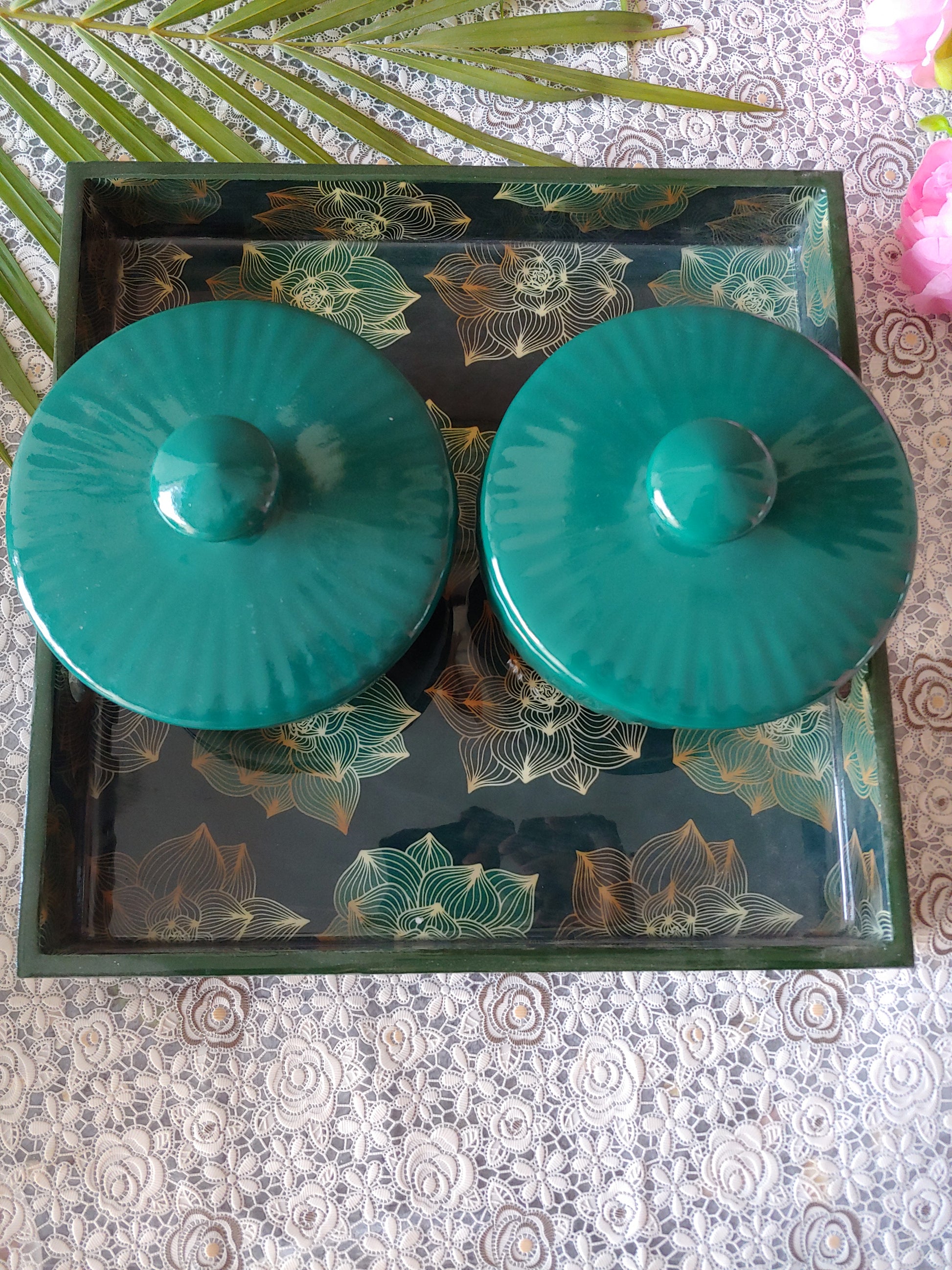 Green ceramic Nesting Bowls with Lid Tray