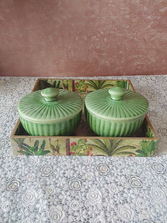 Seafoa Swirl Green ceramic Nesting Bowls With Tray