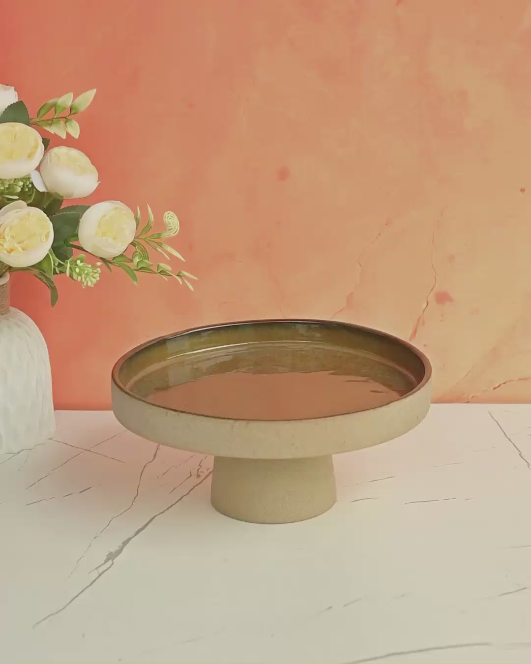 The Classic Rustic Hearth Gloss Ceramic Cake Stand