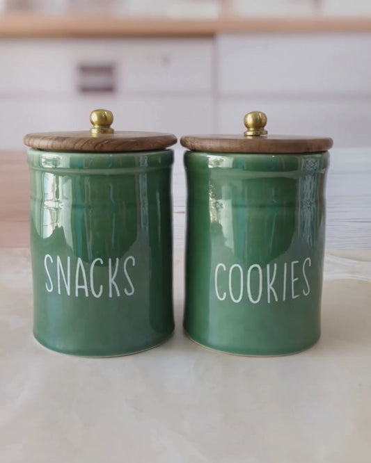 Green Goodness Cookie and Snack Charmer with royal wooden lid 900ml