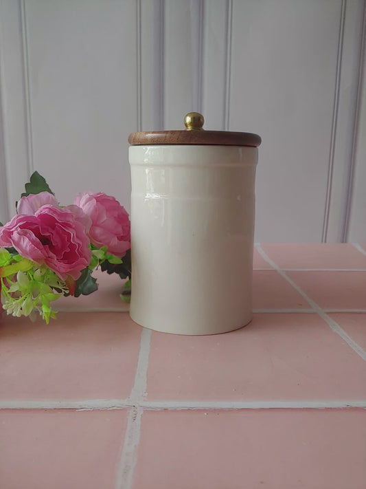 Rosebud Ivory Airtight Ceramic Jar (1kg) Holds Spices and cookie