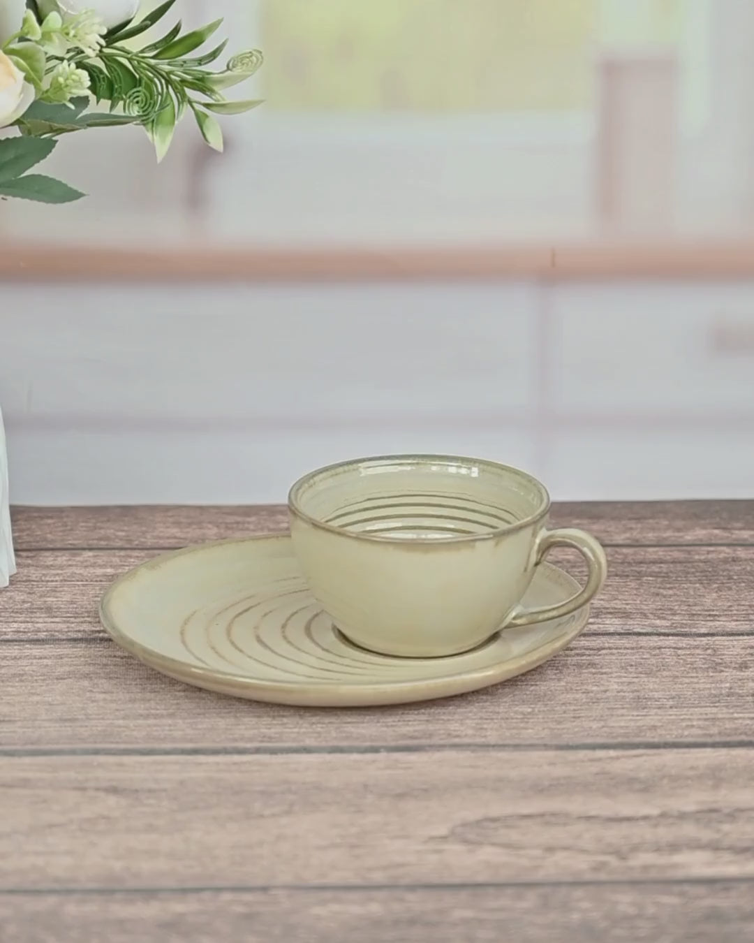 Everyday Classic Ceramic Cup with Matching Platter