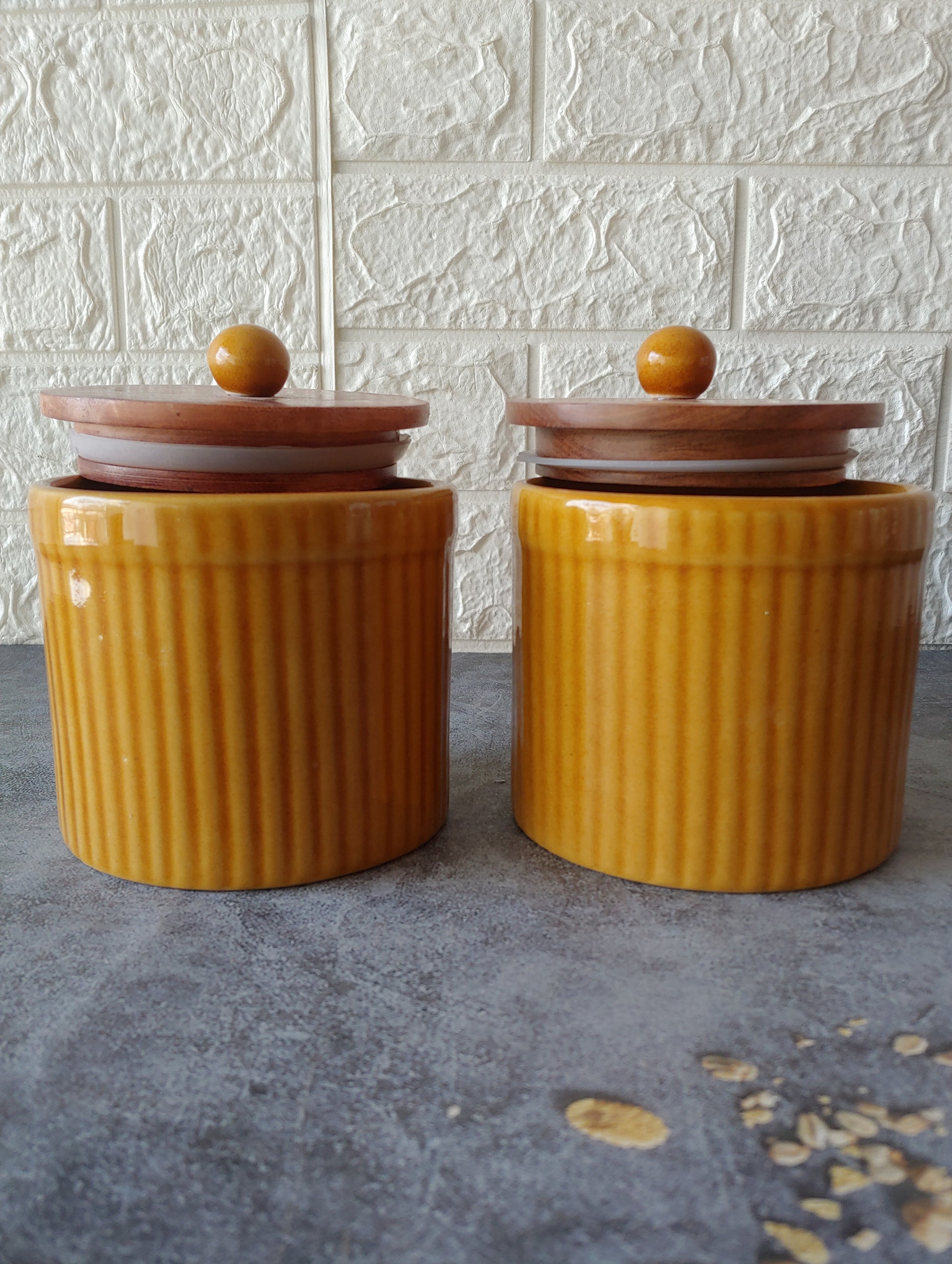 Honey Ceramic Airtight container 1/2 kg set of 2