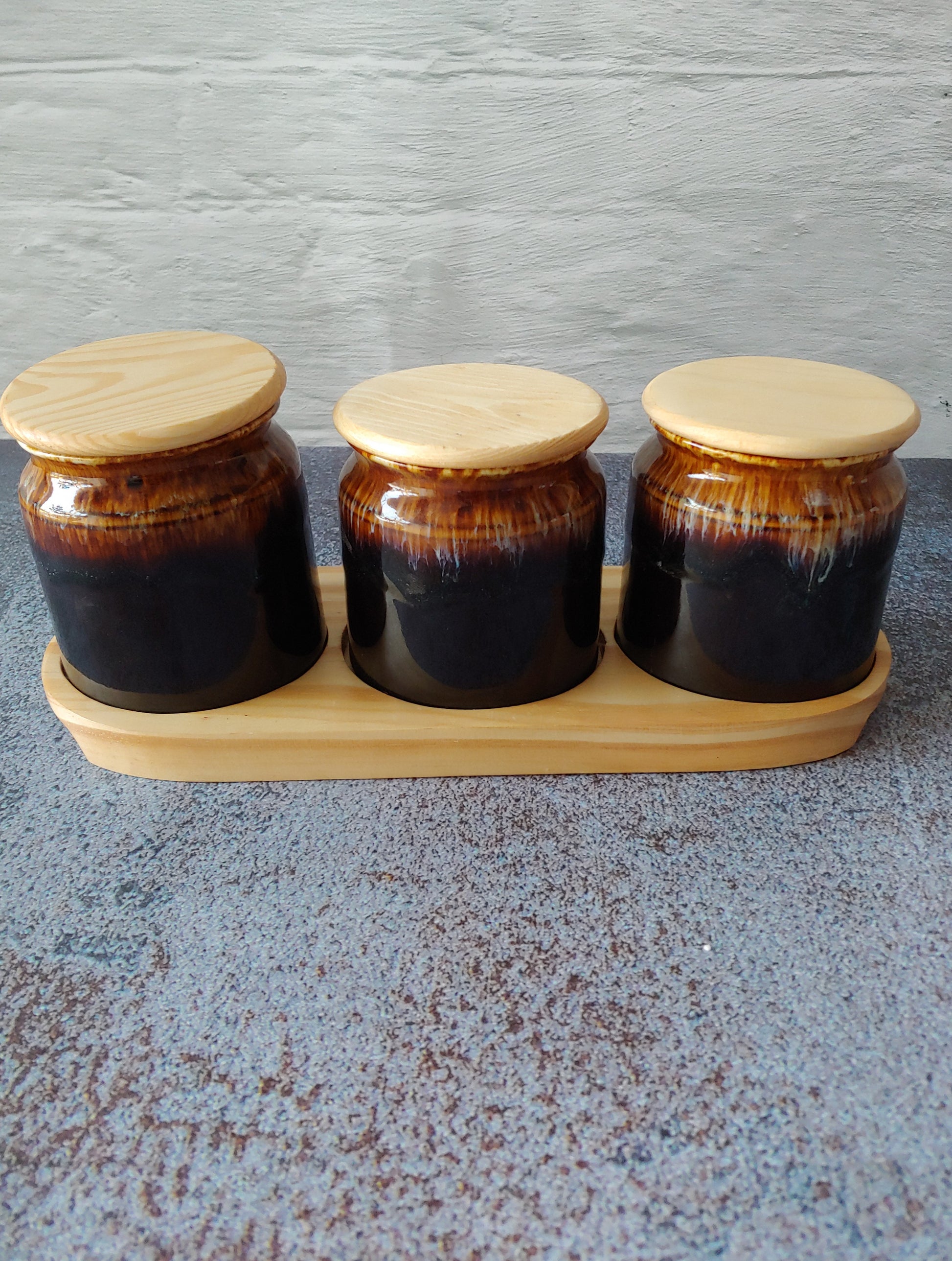 Pickly Paradise Pickle Jar Set airtight with wooden lid and tray