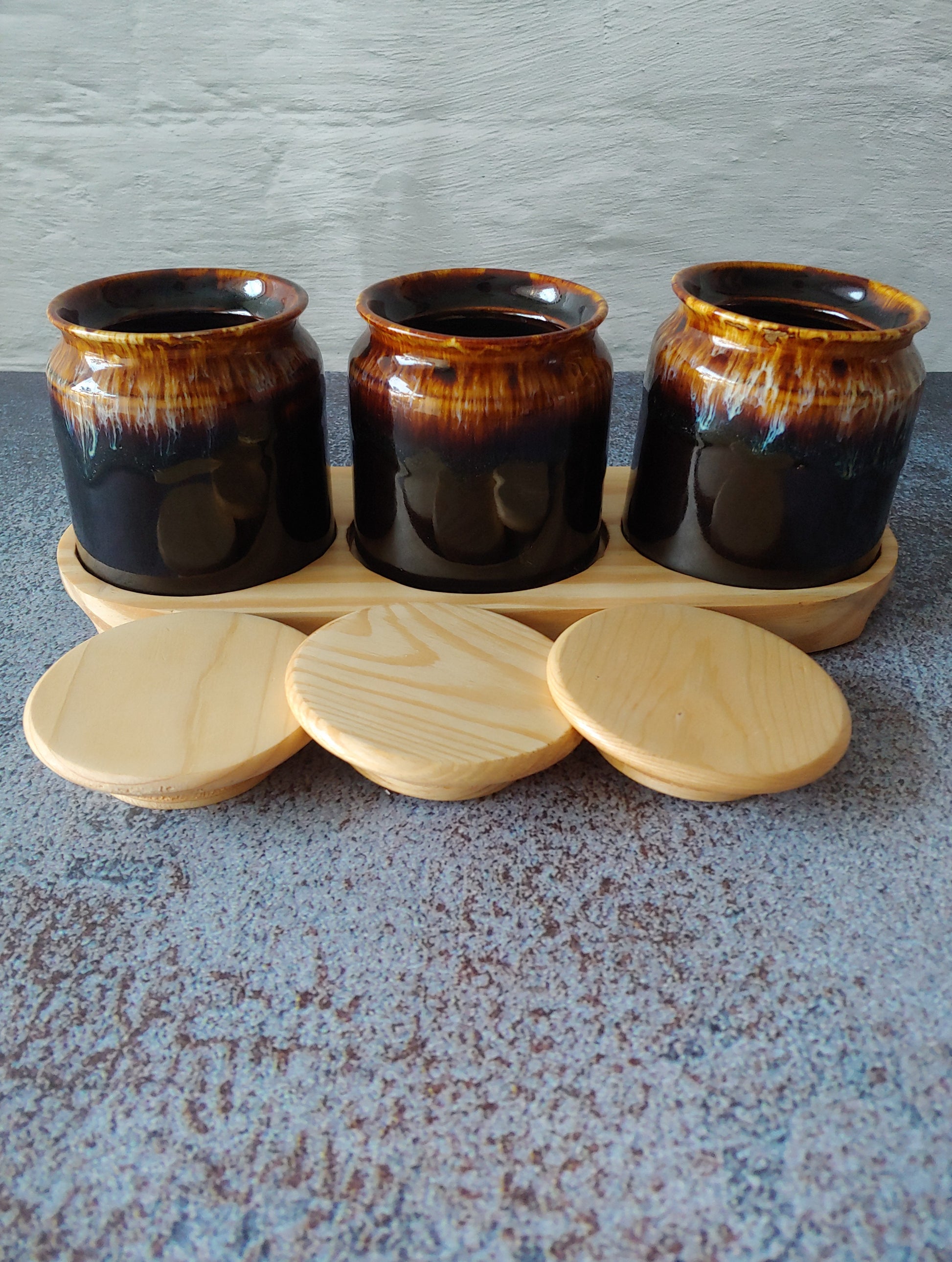 Pickly Paradise Pickle Jar Set airtight with wooden lid and tray